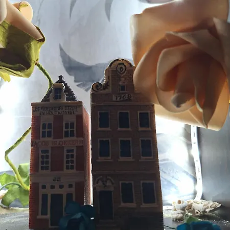 Nederland's Mini Studio Thessalonique